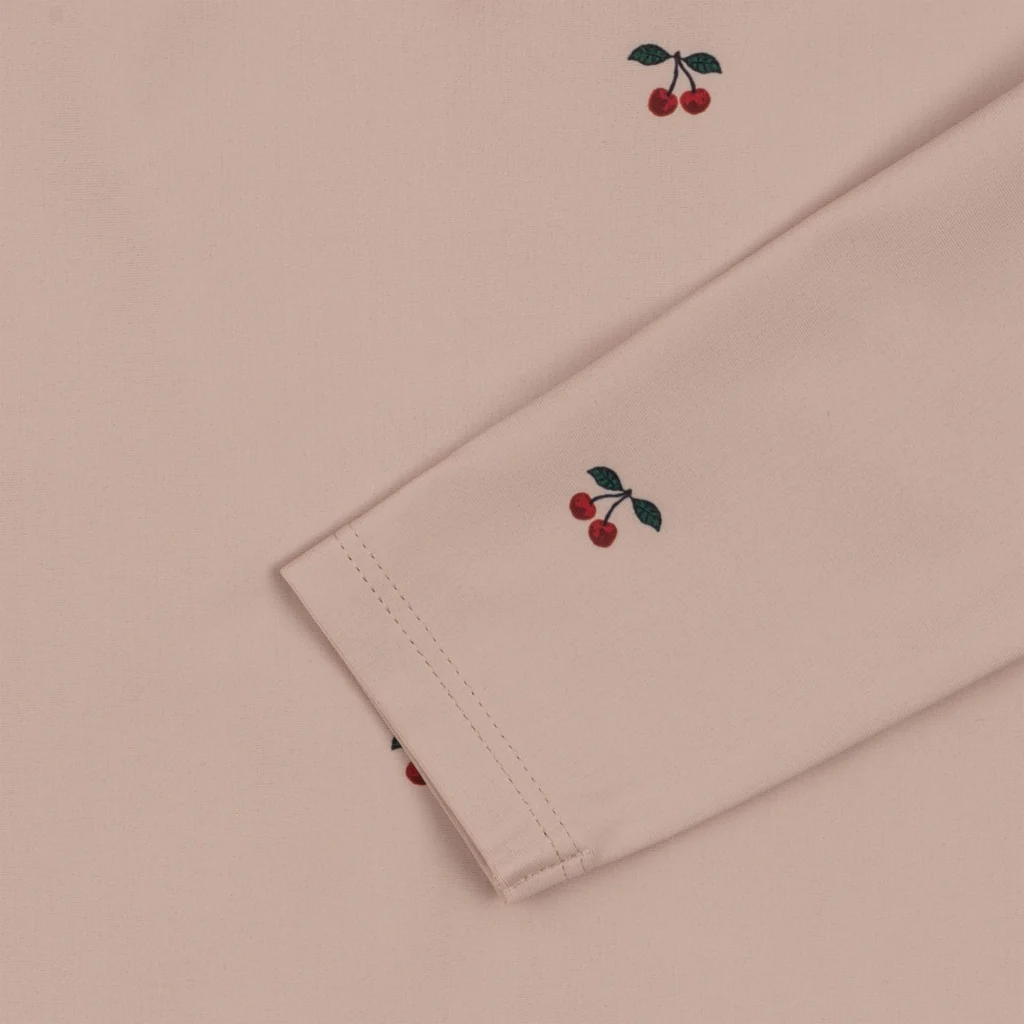 Konges Slojd - Manuca Maillot de bain à manches longues avec volants - cherry blush – Image 6