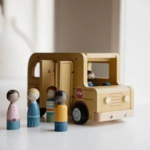 Bus scolaire avec figurines