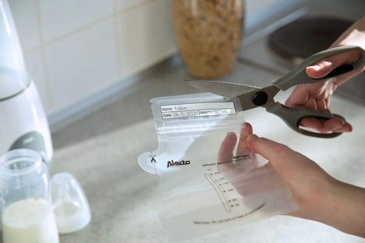 Alecto BF100 - Sachets de conservation du lait maternel 220 ml, 100 pièces – Image 9