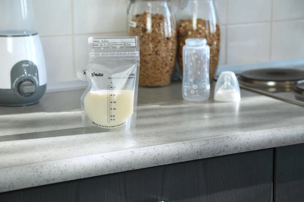 Alecto BF100 - Sachets de conservation du lait maternel 220 ml, 100 pièces – Image 6