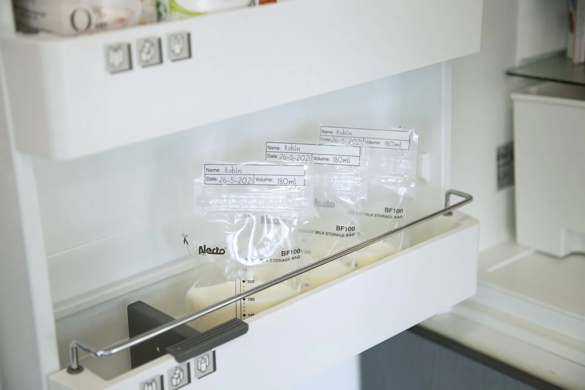 Alecto BF100 - Sachets de conservation du lait maternel 220 ml, 100 pièces – Image 5