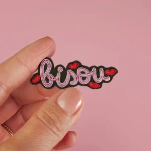 Broche brodée - Bisou