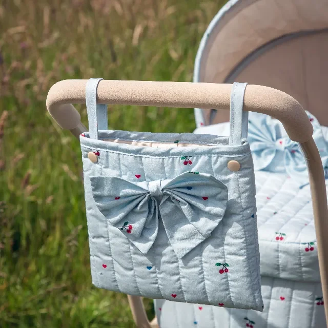 Konges Slojd - Landau pour poupée Minnie Bow - Cherry Blue Coeur – Image 5