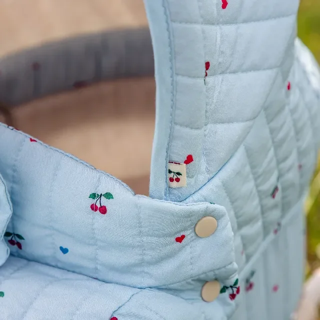 Konges Slojd - Landau pour poupée Minnie Bow - Cherry Blue Coeur – Image 4