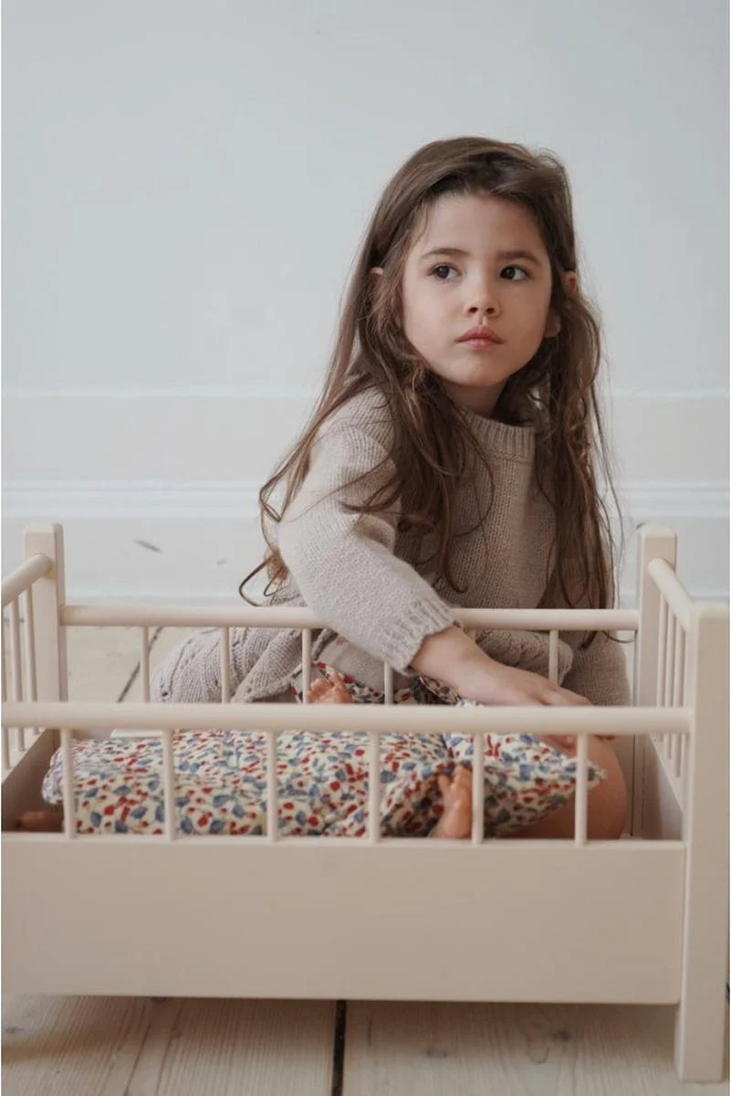 Konges Slojd - Lit de poupée en bois FSC – Image 3