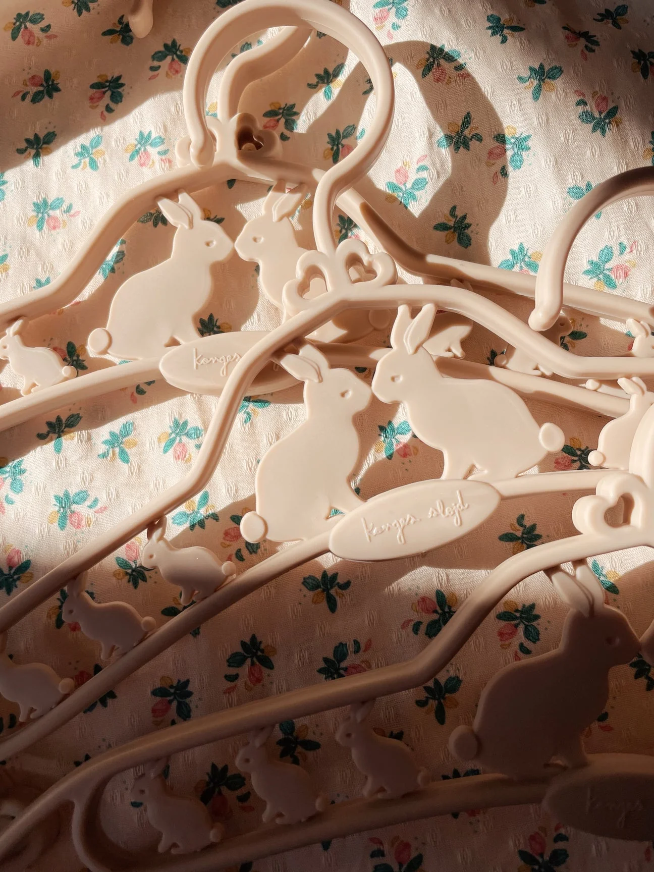 Konges Slojd - Lot de 5 cintres pour enfants - lapin – Image 5