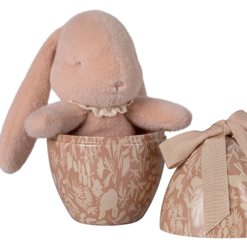 Œuf de Pâques avec lapin Bunny